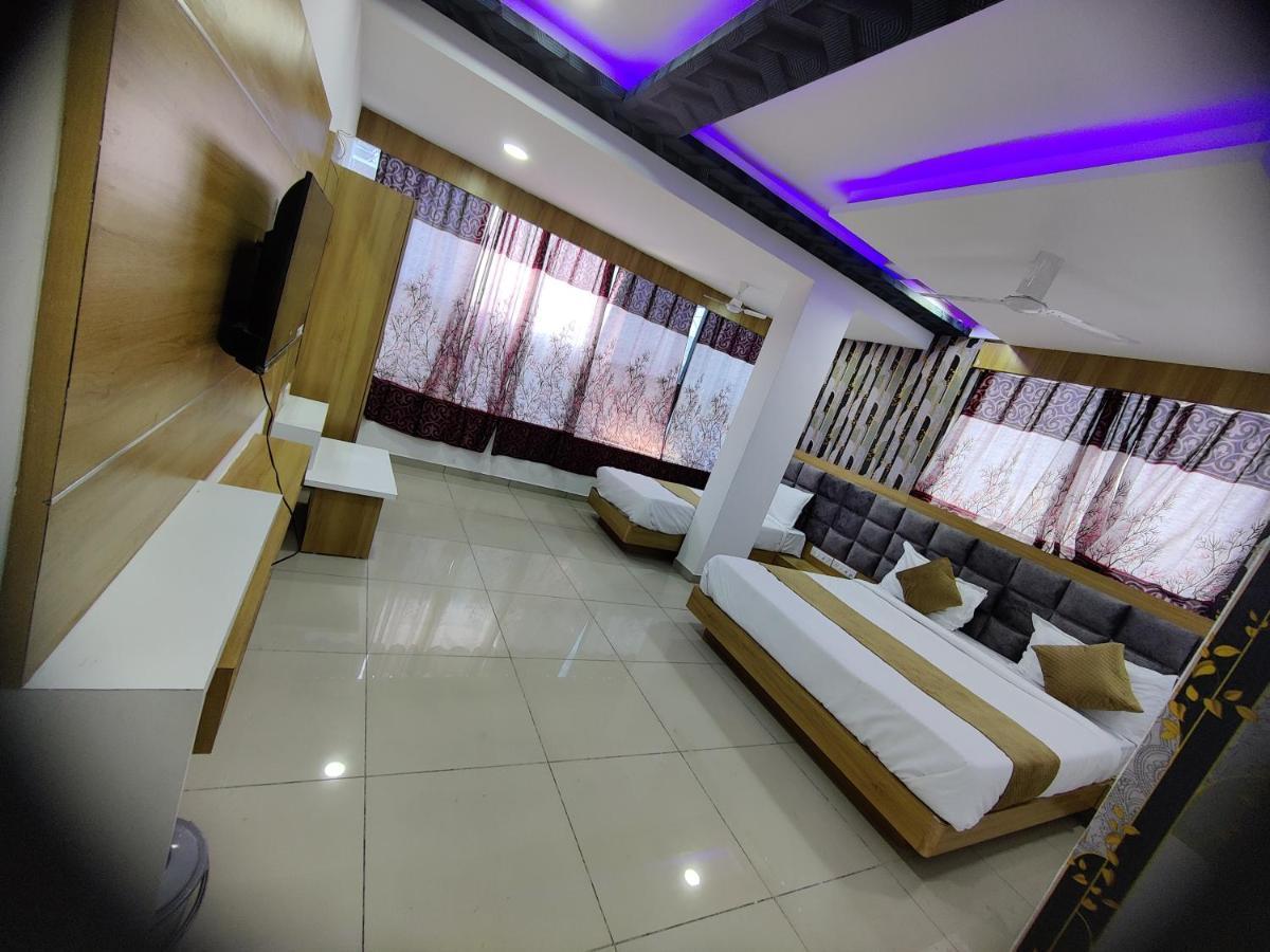 Hotel Rudra Palace Ананд Екстер'єр фото