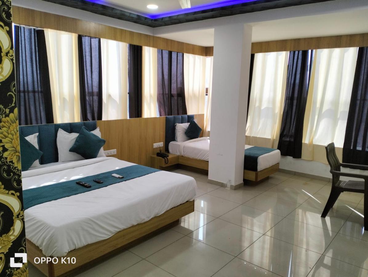 Hotel Rudra Palace Ананд Екстер'єр фото