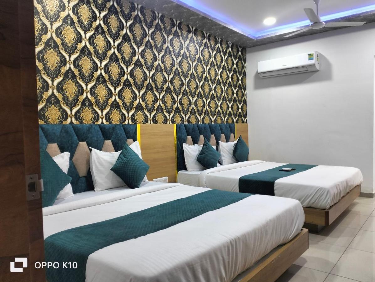 Hotel Rudra Palace Ананд Екстер'єр фото