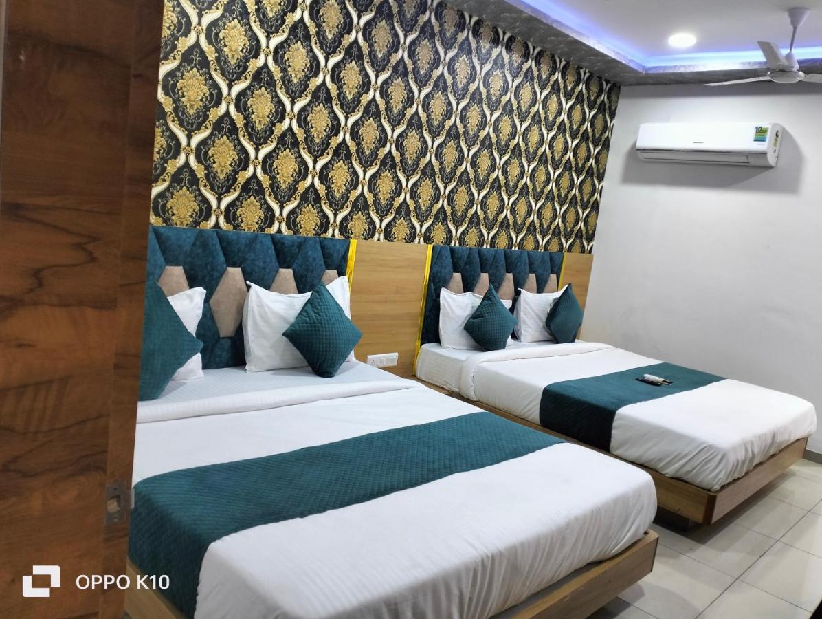 Hotel Rudra Palace Ананд Екстер'єр фото